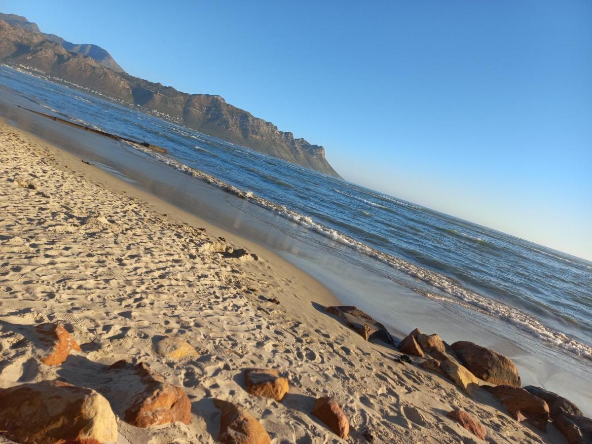 Royal Classico Getaway In Apartment Cape Town