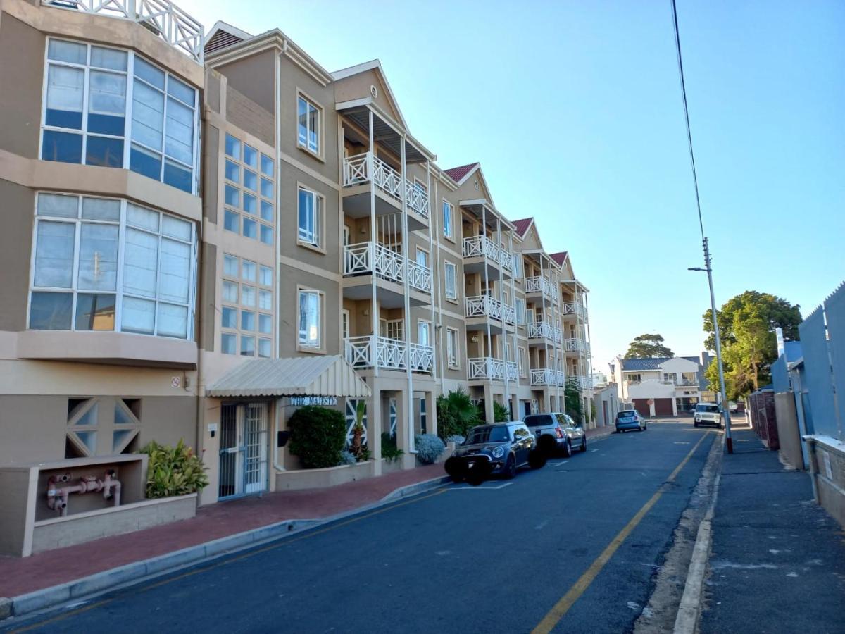 Royal Classico Getaway In Cape Town