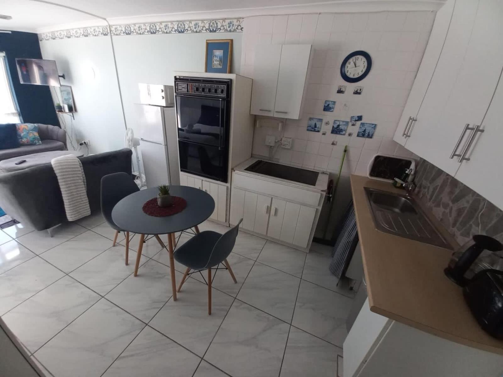 Royal Classico Getaway In Apartment Cape Town